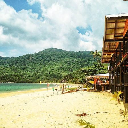 Beachfront Hut Upstairs Astra - Beach Shack Chalet Kampong Juara Εξωτερικό φωτογραφία