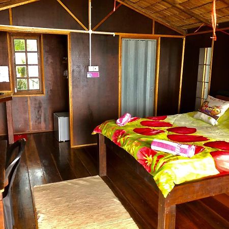 Beachfront Hut Upstairs Astra - Beach Shack Chalet Kampong Juara Εξωτερικό φωτογραφία