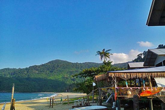 Beachfront Hut Upstairs Astra - Beach Shack Chalet Kampong Juara Εξωτερικό φωτογραφία
