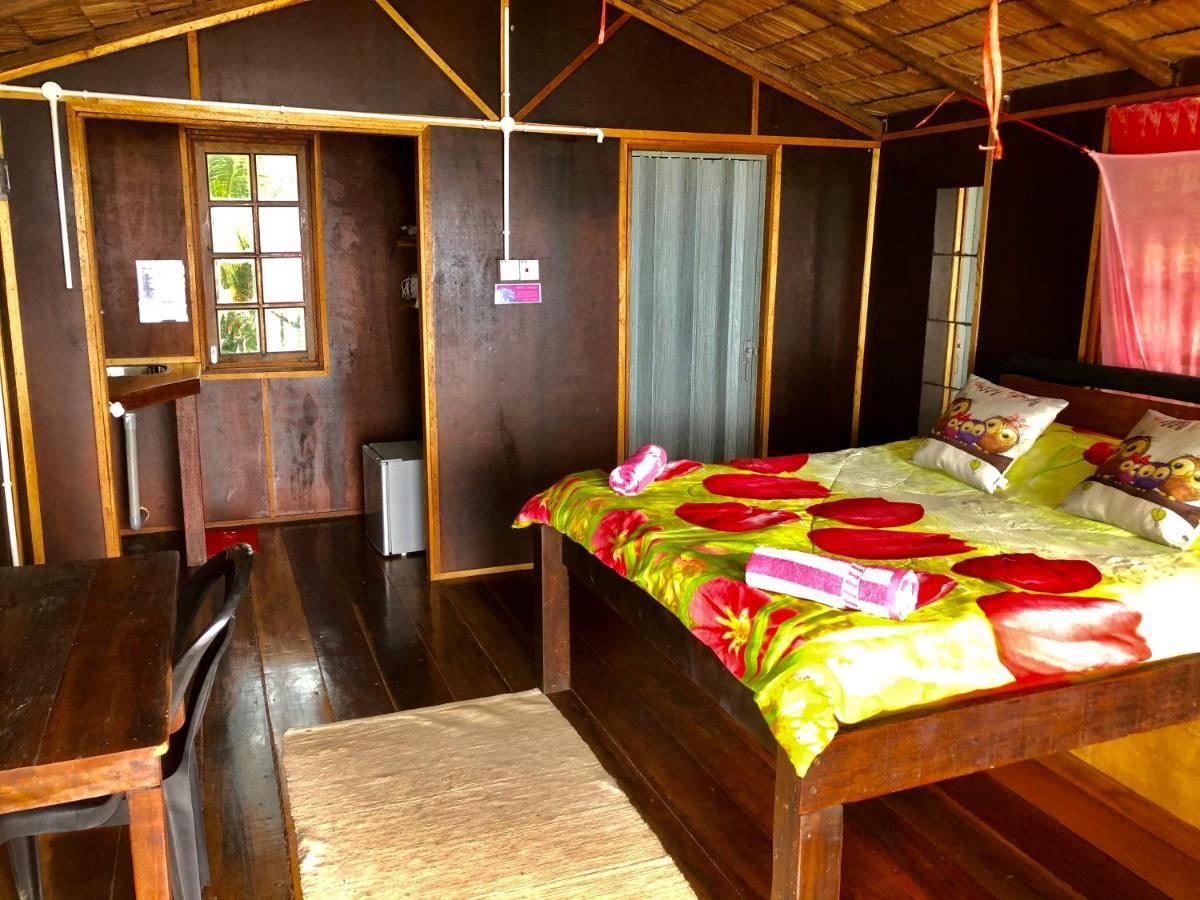 Beachfront Hut Upstairs Astra - Beach Shack Chalet Kampong Juara Εξωτερικό φωτογραφία